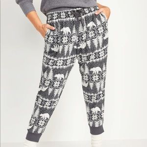 Old Navy Printed Flannel Jogger Pajama Pants, Size L, Gray Bear Isle, NWT